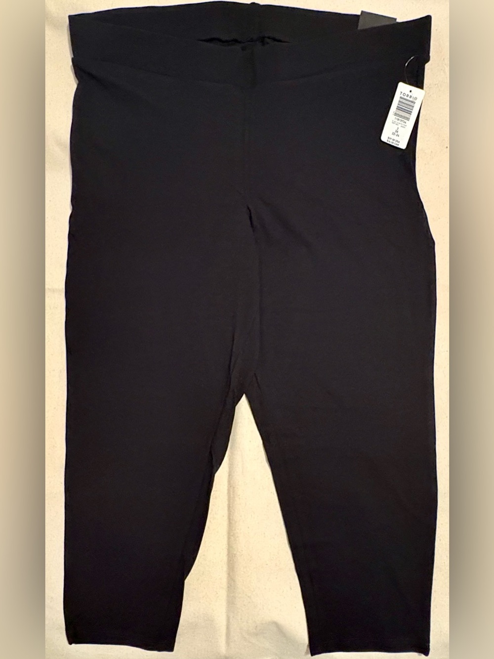 NWT Torrid Black Slim Fix Capri
Leggings Size 3 3X 22-24 Plus Size